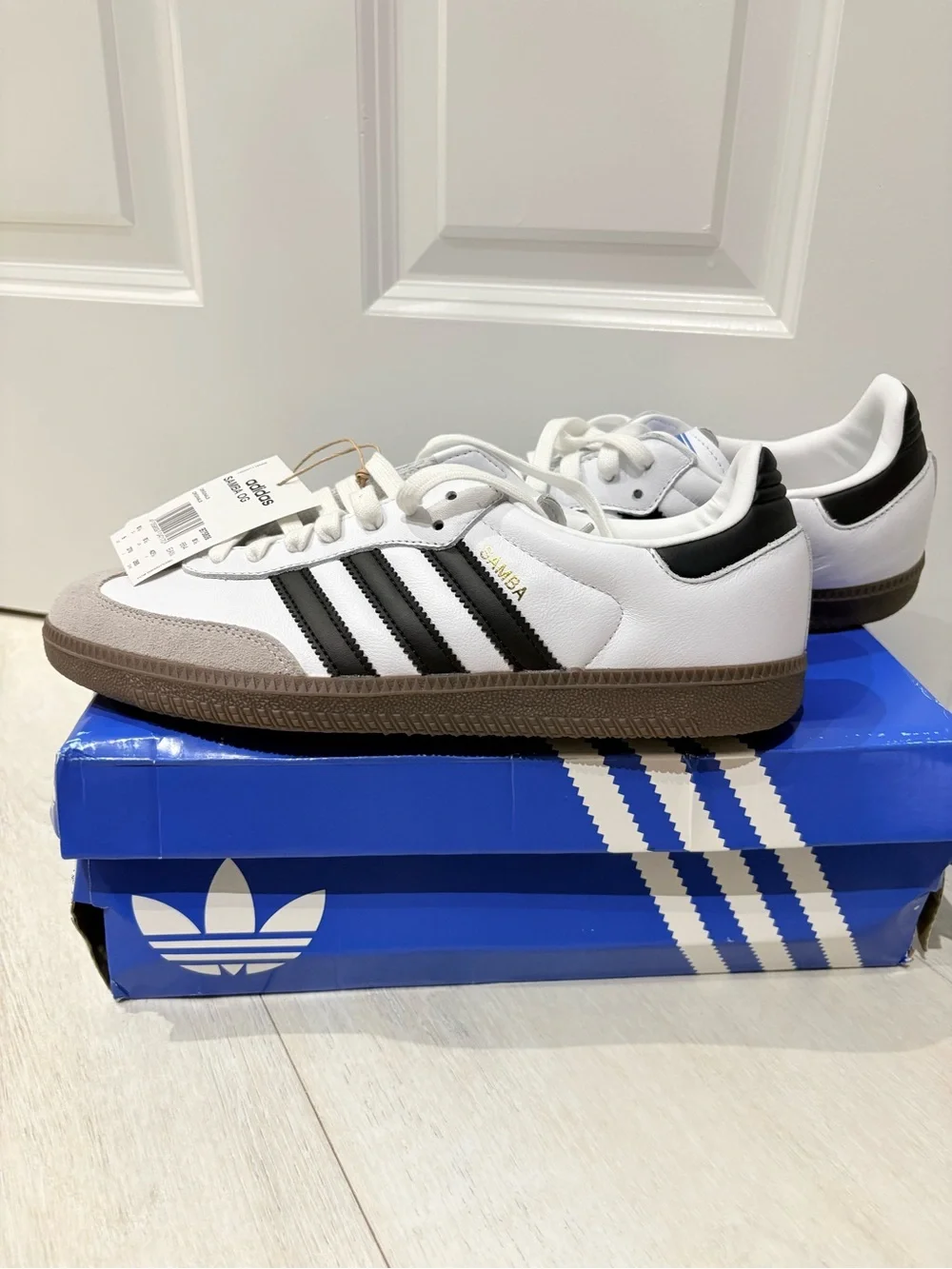 NWT! Adidas Samba OG Sneakers in White and Black US Sz 9/ EU Sz 42.5